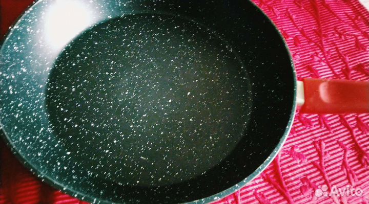 Сковорода с антипригарным покрытием