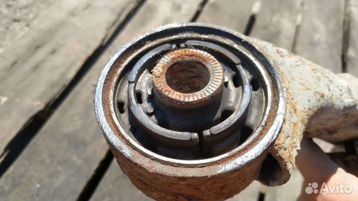 Кулак задний Лифан Х60