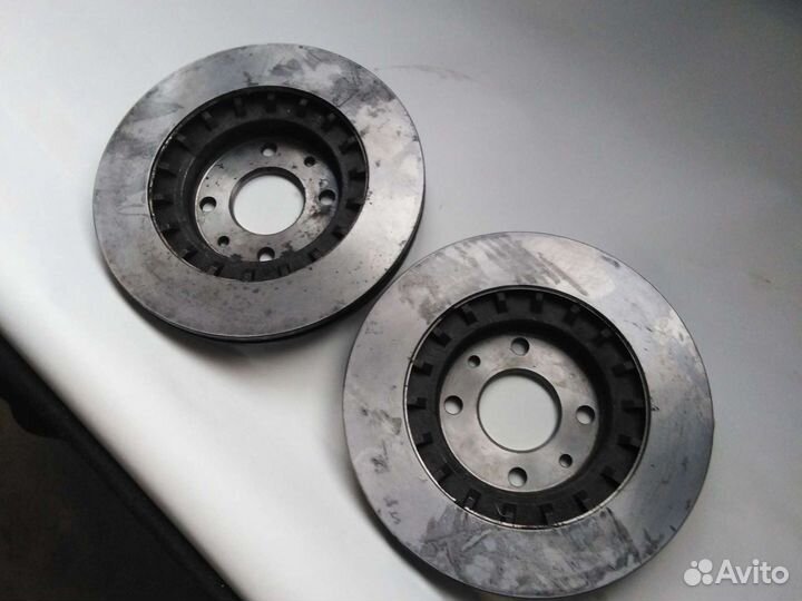 Диск тормозной передний LADA Kalina/111/112 95) 19