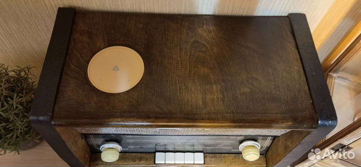 Радиоприёмник с Алисой в стиле лофт (ретро)