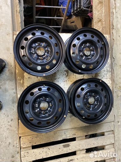 Продам штампованные диски на иномарки