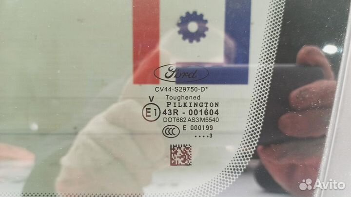 Стекло кузовное глухое правое Ford Kuga 2 1787325