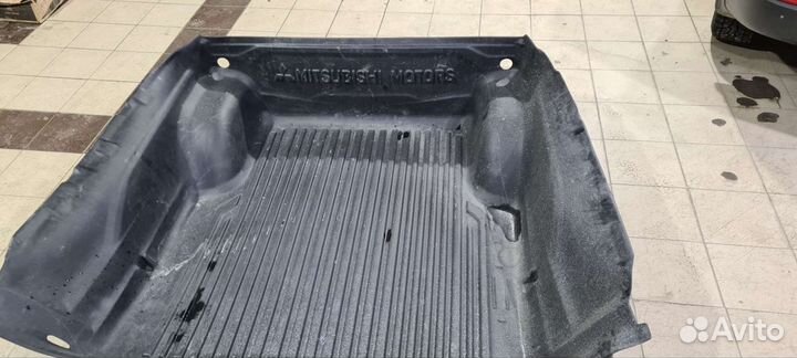 Вкладыш пластиковый в кузов Митсубиси L200 5