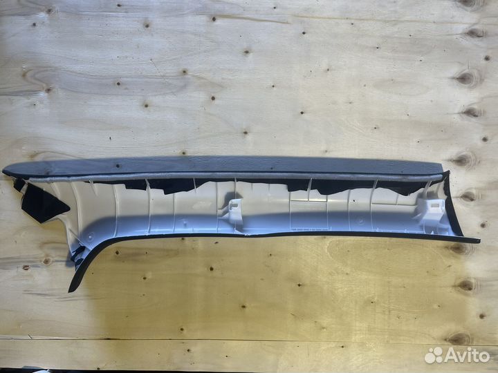 Обшивка стойки левая Lexus RX450h