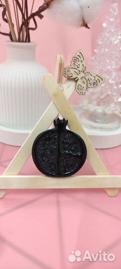 Брошь гранат