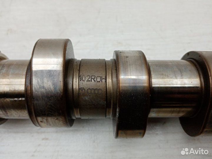 Распредвал впускной правый Audi A8 D3 BHT 2005