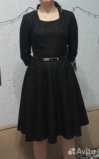 Платье праздничное