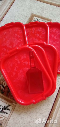 Подносы и совок