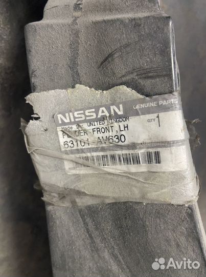 Nissan левая крыло