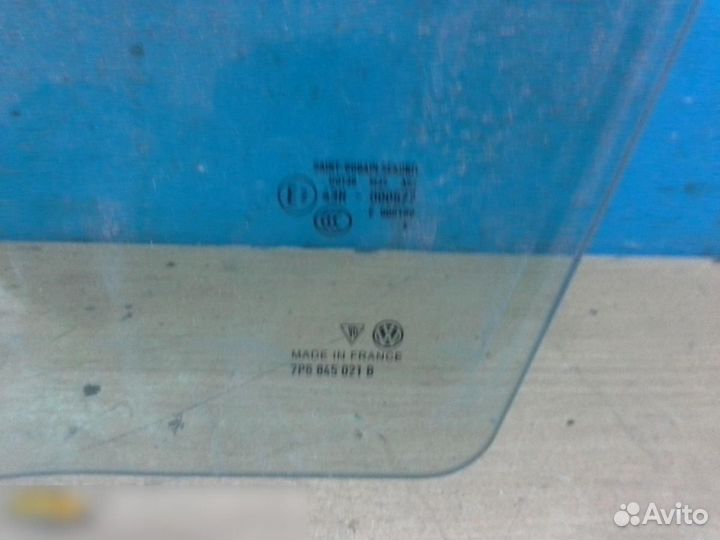 Стекло двери передней левой VW Touareg 2010-2018