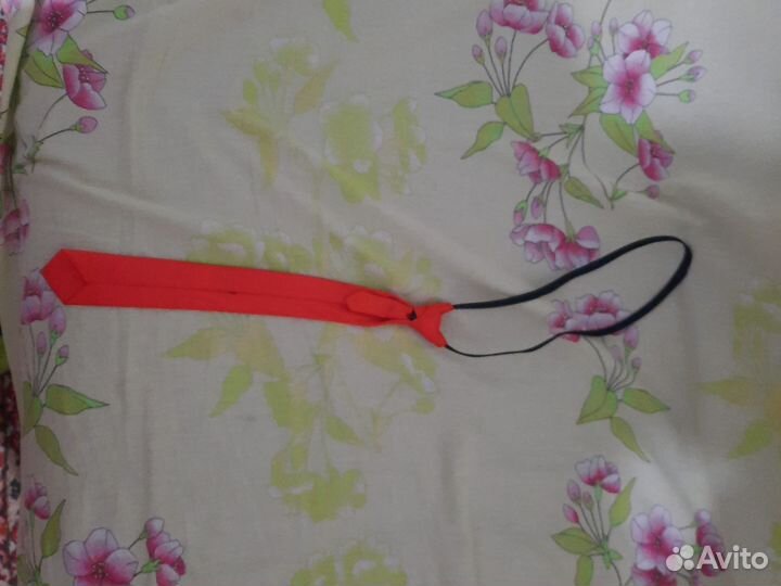 Галстук женский красный