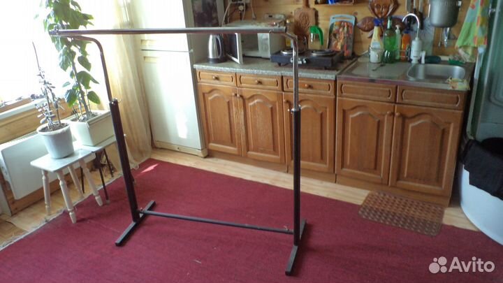 Вешалка гардеробная