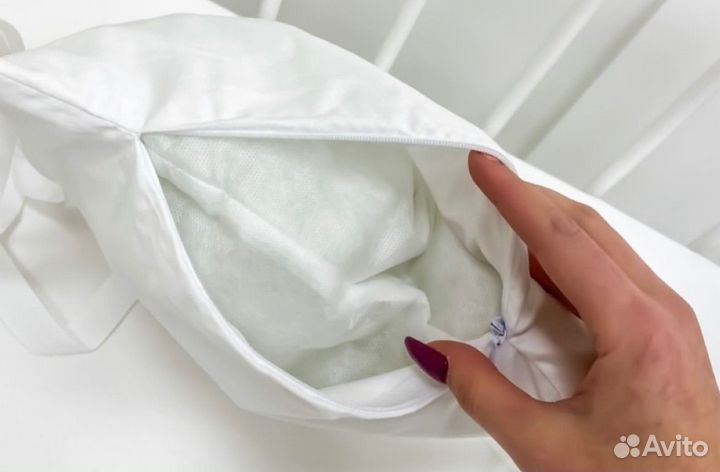 Комплект бортиков и постельного в кроватку