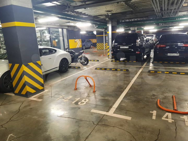 Машиноместо, 15 м²