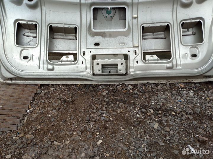 Крышка багажника Renault Scenic 2 2006-2010
