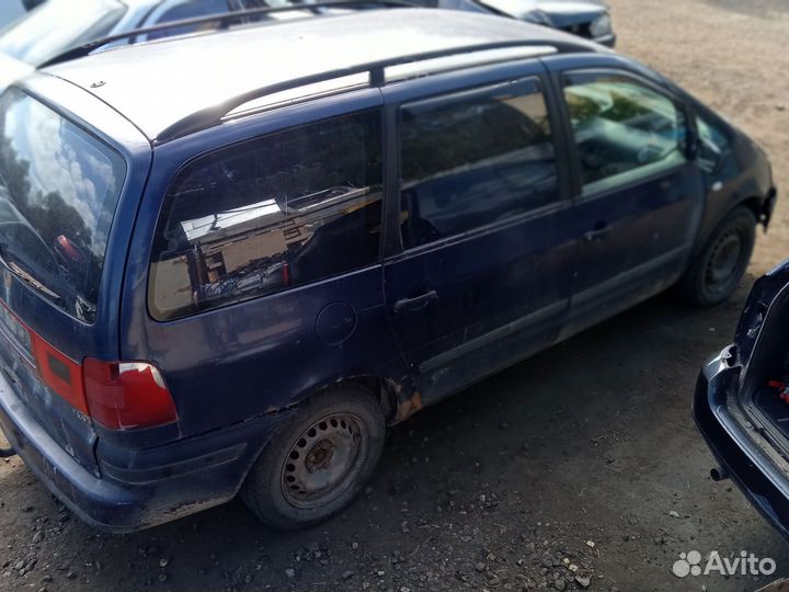 В разборе Volkswagen sharan 1.8T 2000 год