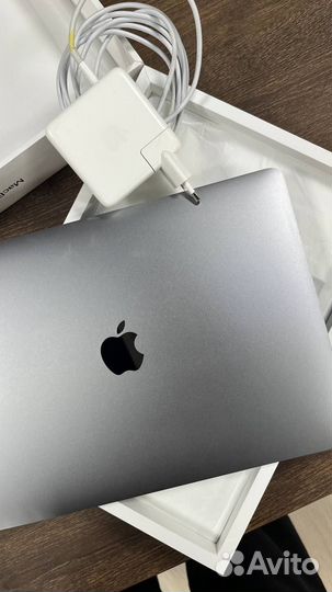 MacBook Pro 13 16GB/ 512 GB