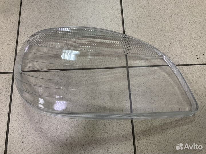 Стекло фары правое Нива Шевроле 2002-2009