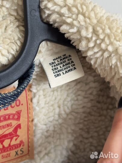 Джинсовая куртка levis
