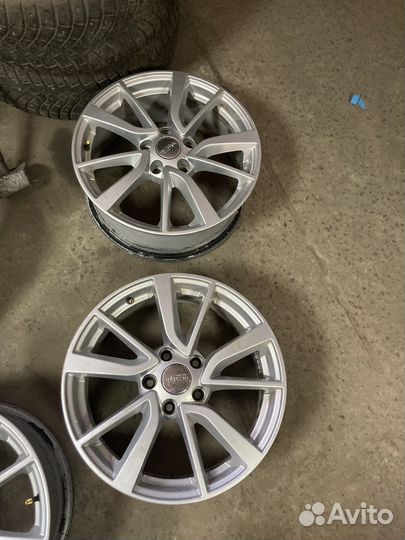 Диски литые R 17 5*114.3 комплект
