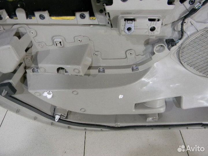 Обшивка двери передней правой