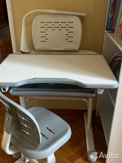 Растущая парта и стул бу