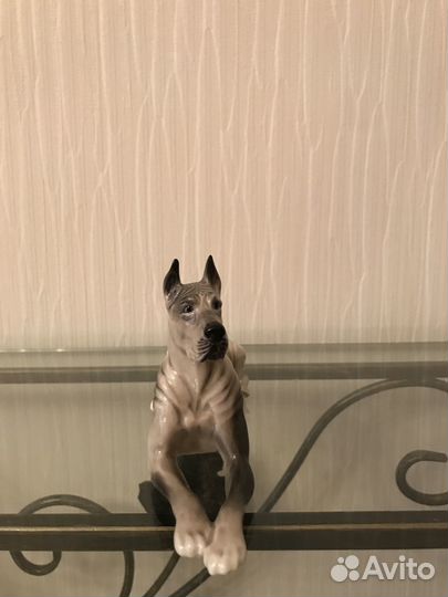 Фарфоровая статуэтка дог Сциталис