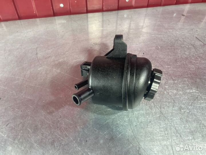 Бачок гидроусилителя Mercedes C-Class W203 OM611