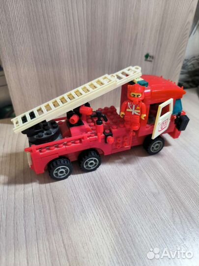 Lego пожарная машина