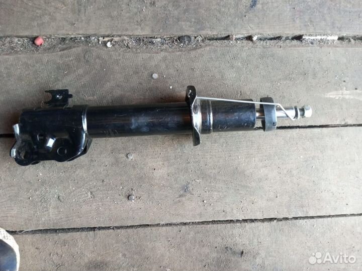 Стойка амортизатора
