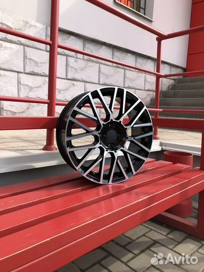 Литой диск momo R17 6.5 4*100 ET40 D54.1