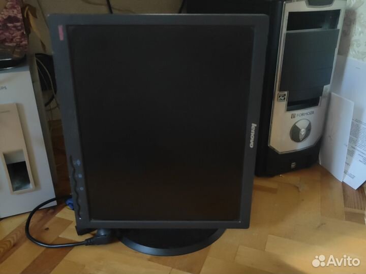 Монитор Lenovo 9417-hh2 17дюймов