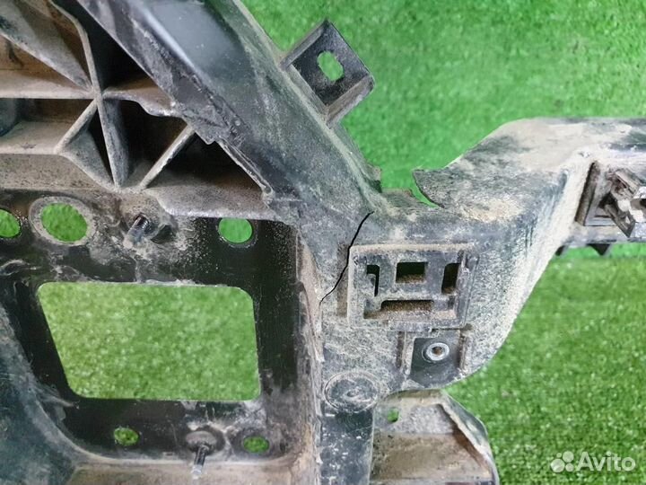 Панель передняя/телевизор (в сборе) Hyundai Santa Fe