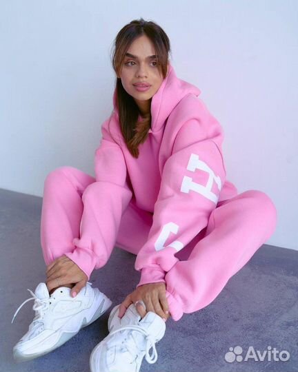 Спортивный костюм женский