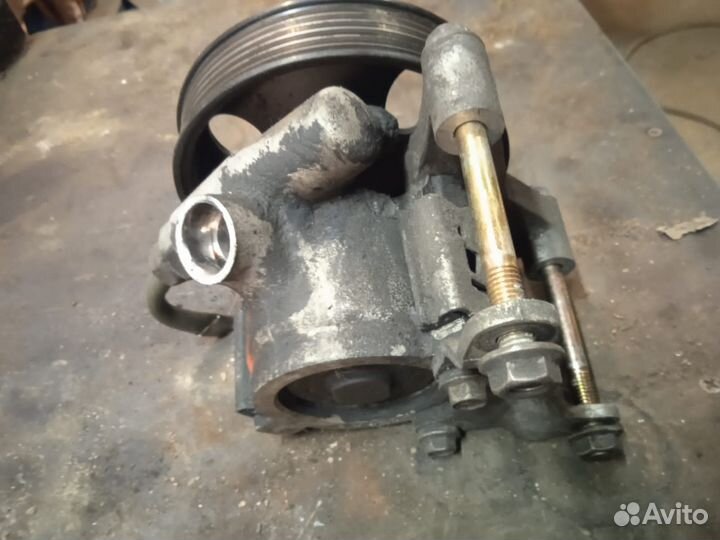 Насос гур SsangYong Kyron 2005-2015 D20DT