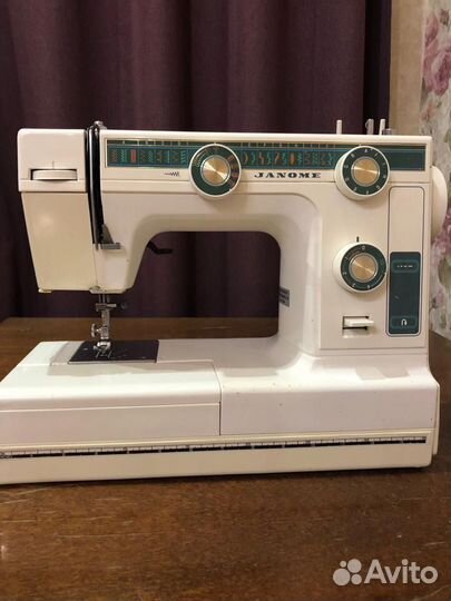 Швейная машина Janome 394