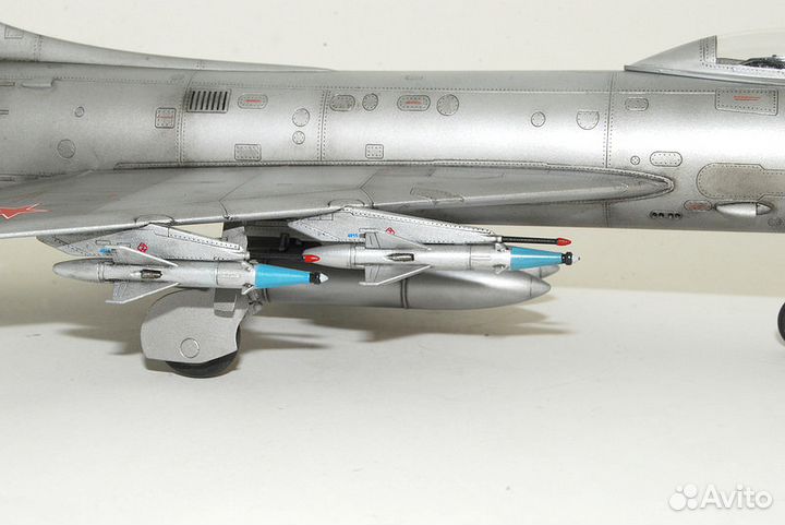 02897 trumpeter самолет су-9У 1/48,новый