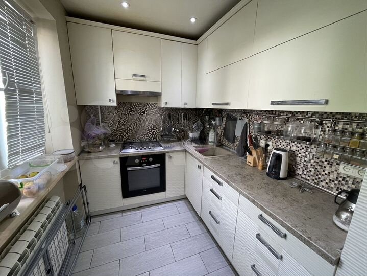 3-к. квартира, 65 м², 2/4 эт.