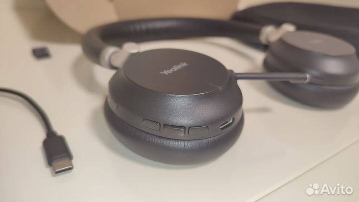 Беспроводная гарнитура Yealink BH72 UC Black USB-A