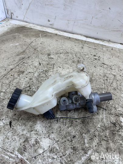 Цилиндр тормозной главный Ford Fusion