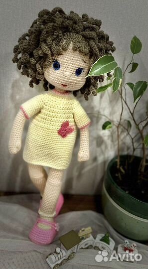 Кукла вязаная