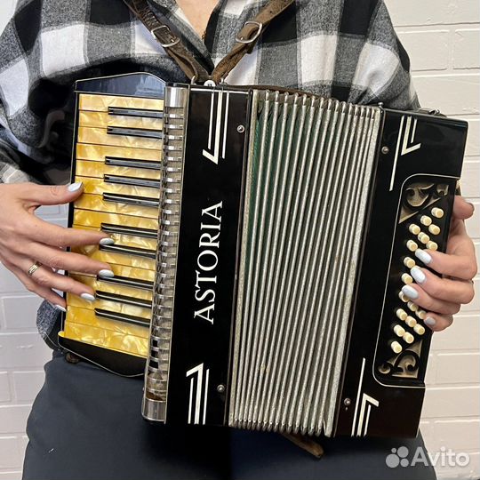Аккордеон старинный довоенный Astoria