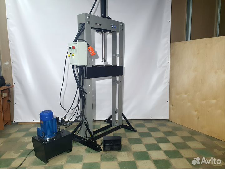 Гидравлический пресс универсальный