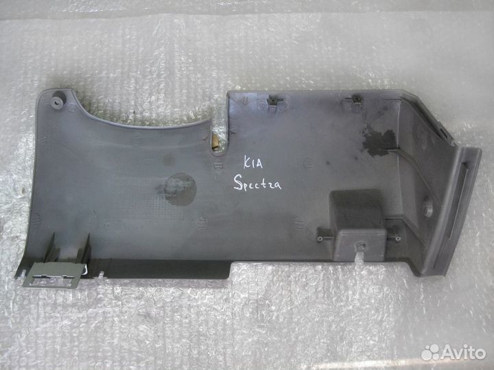 Накладка торпедо нижняя (под руль) Kia Spectra