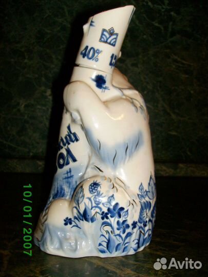 Фарфоровый штоф *Медвежий угол*