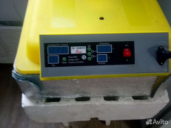 Инкубатор для яиц автоматический