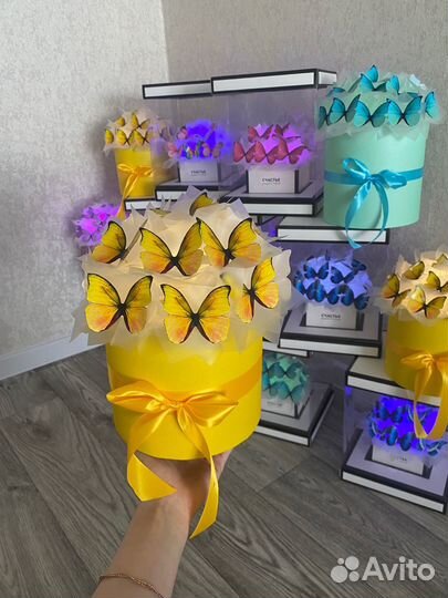 Готовые букеты из бабочек светящиеся