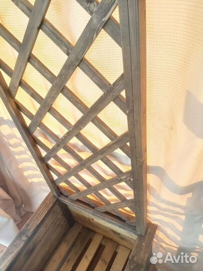 Кашпо деревянное со шпалерой