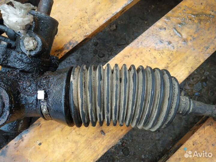 Рейка рулевая Mitsubishi Pajero