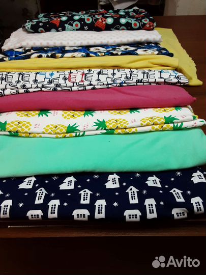 Отрезы ткани и трикотажа